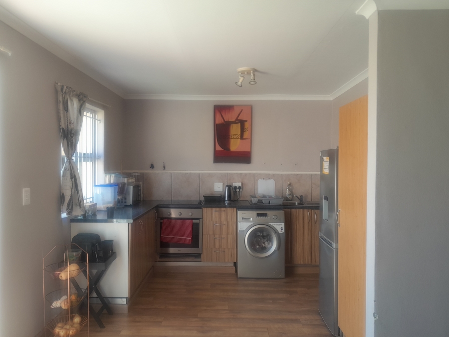 2 Bedroom Property for Sale in Whispering Pines Western Cape
